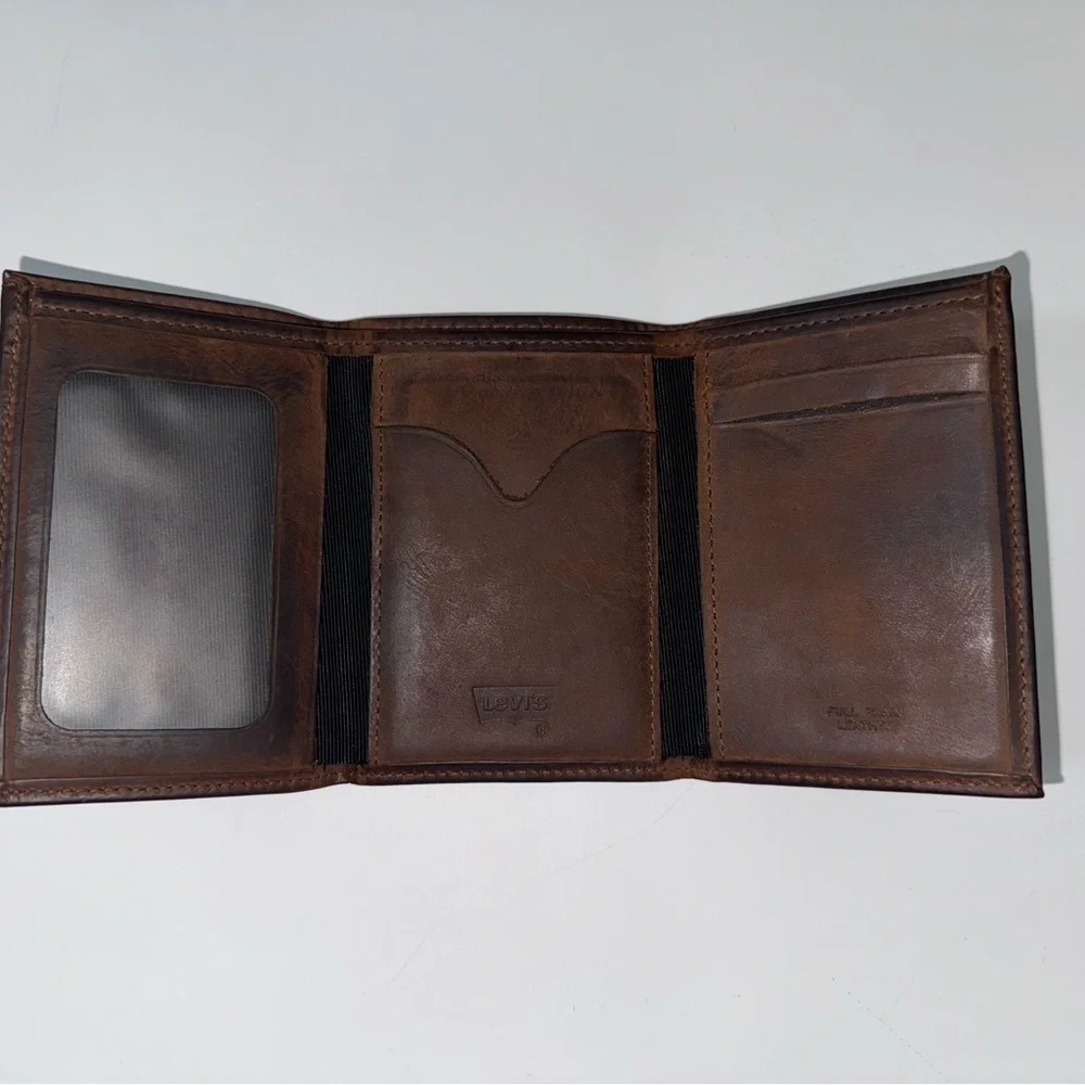Levi’s Western Leather Bifold ID Wallet